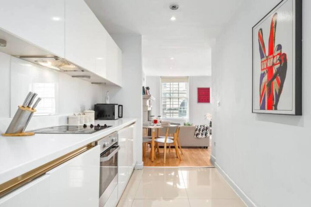 3 Bedroom Flat In Haymarket Sleeps 14 Hy1 Apartamento